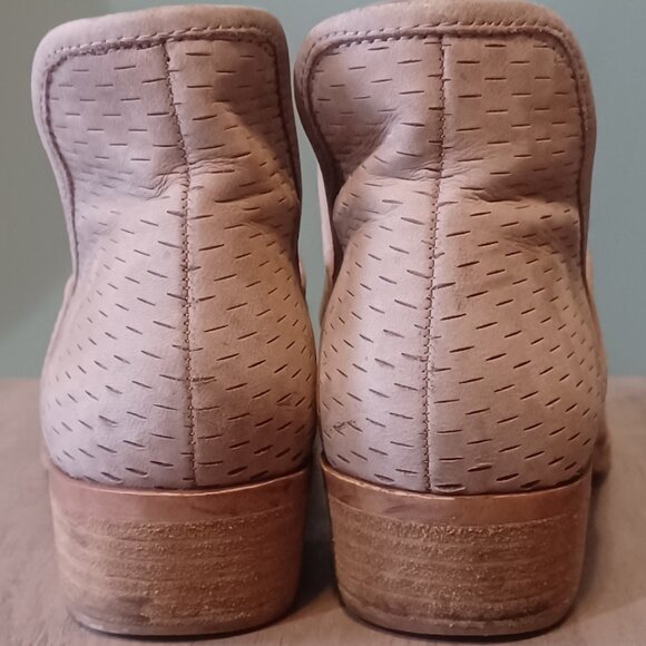 LUCKY BRAND Baley Ankle Boots Tan 7.5 - Picture 3 of 13